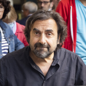 André Manoukian - Il y a 10 ans aujourd'hui était installé le tout premier piano en gare de Paris-Montparnasse. © Jack Tribeca/Bestimage