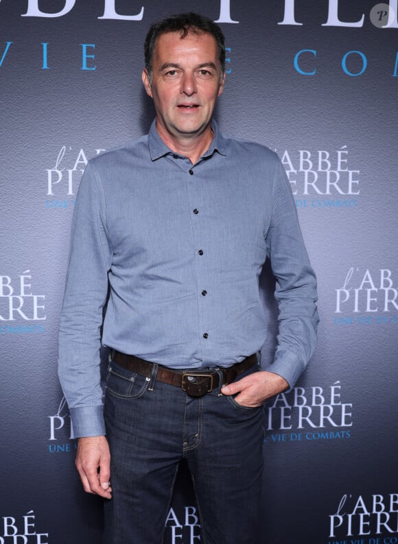 Christophe Robert - Avant-première du film "L'Abbé Pierre - Une vie de combats" au cinéma UGC Normandie à Paris, le 10 octobre 2023. © Denis Guignebourg / Bestimage