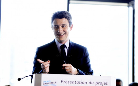 Un scandale qui avait poussé Benjamin Griveaux à renoncer à la mairie de Paris en 2020
Benjamin Griveaux, candidat LREM à la mairie de Paris, dévoile son programme "Un nouveau souffle pour Paris" depuis le quartier des Batignolles (17ème arrondissement) le 13 février 2020. © Dominique Jacovides / Bestimage