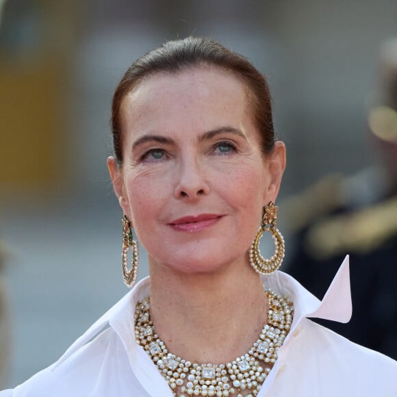 Carole Bouquet - Dîner d'Etat au château de Versailles en l'honneur de la visite officielle du roi et de la reine d'Angleterre en France (20 - 22 septembre 2023). Le 20 septembre 2023. 150 invités triés sur le volet ont été conviés à cette occasion. © Moreau-Jacovides / Bestimage 
