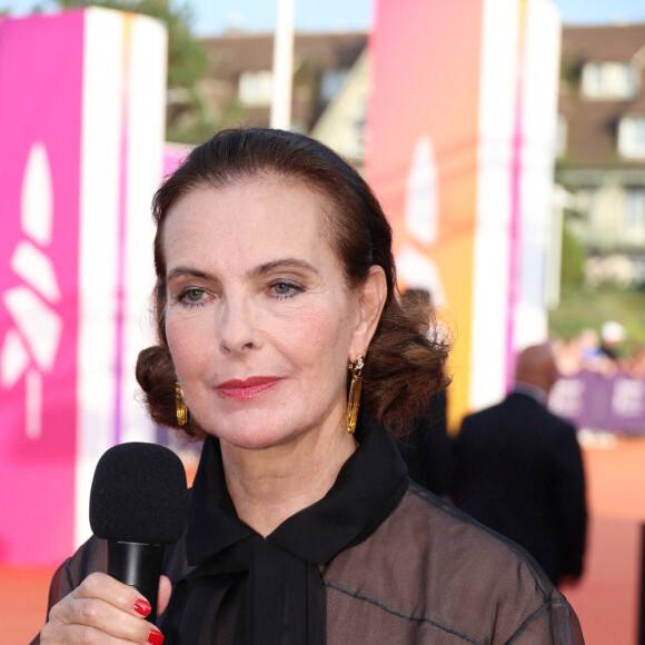 Carole Bouquet - Arrivées à la cérémonie de clôture et la projection du film Joika lors de la 49ème édition du festival du film américain de Deauville le 9 septembre 2023. © Denis Guignebourg / Bestimage 