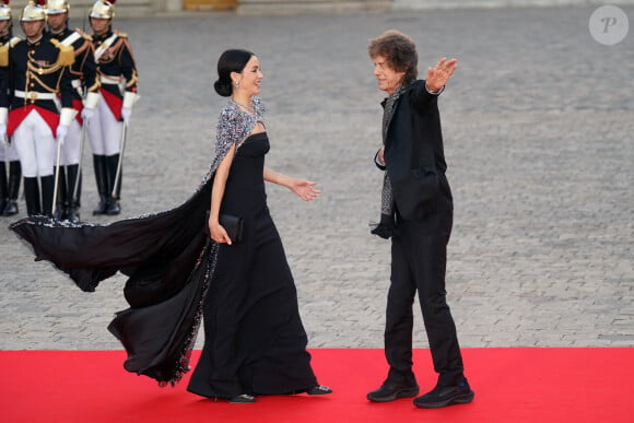 Mick Jagger et sa compagne Melanie Hamrick - Dîner d'Etat au château de Versailles en l'honneur de la visite officielle du roi Charles III d'Angleterre et de la reine consort Camilla Parker Bowles de 3 jours en France. Le 20 septembre 2023.