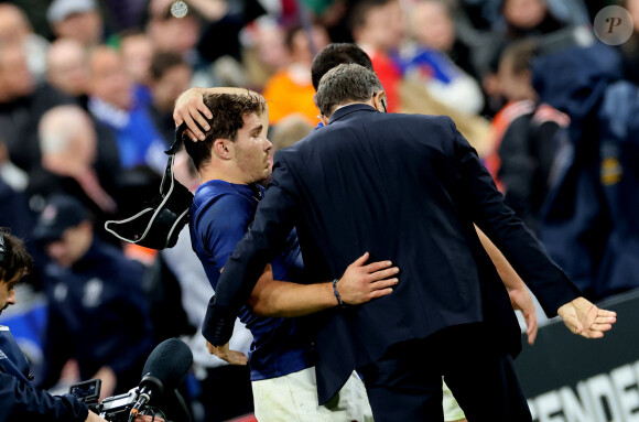 Antoine Dupont, Fabien Galthié - Coupe du Monde de Rugby France 2023 - Match de quart de finale "France-Afrique du Sud (28-29)" au Stade de France à Saint-Denis le 15 octobre 2023. © © Moreau-Jacovides/Bestimage  Rugby World Cup France 2023 - Quarter-final match "France-South Africa (28-29)" at the Stade de France in Saint-Denis on October 15, 2023. 