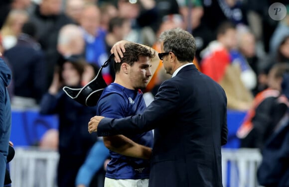 Antoine Dupont, Fabien Galthié - Coupe du Monde de Rugby France 2023 - Match de quart de finale "France-Afrique du Sud (28-29)" au Stade de France à Saint-Denis le 15 octobre 2023. © © Moreau-Jacovides/Bestimage  Rugby World Cup France 2023 - Quarter-final match "France-South Africa (28-29)" at the Stade de France in Saint-Denis on October 15, 2023. 