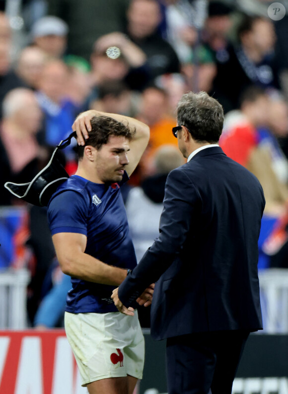 Antoine Dupont, Fabien Galthié - Coupe du Monde de Rugby France 2023 - Match de quart de finale "France-Afrique du Sud (28-29)" au Stade de France à Saint-Denis le 15 octobre 2023. © © Moreau-Jacovides/Bestimage  Rugby World Cup France 2023 - Quarter-final match "France-South Africa (28-29)" at the Stade de France in Saint-Denis on October 15, 2023. 