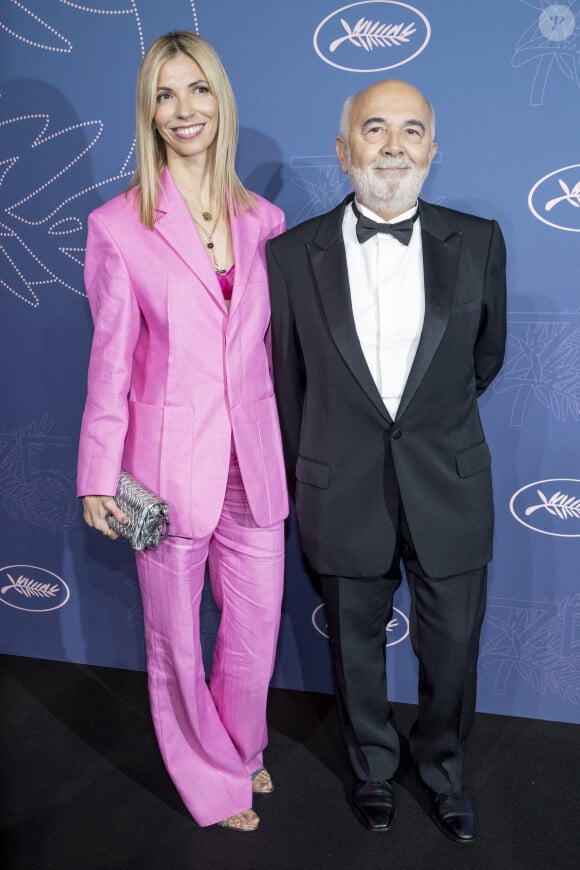Gérard Jugnot et sa femme Patricia Campi - Photocall du dîner d'ouverture du 75ème Festival International du Film de Cannes au ... à Cannes. Le 17 mai 2022 © Borde-Jacovides-Moreau / Bestimage