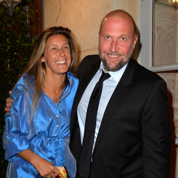 Ce qui est revanche moins médiatisé, c'est son couple avec Gaëlle.
François Damiens et sa compagne Gaëlle lors d'une visite privée et d'un dîner de gala caritatif donné en faveur des actions de l'association "Un Rien C'est Tout" au musée Rodin à Paris, France, le 19 septembre 2019. © Veeren/Bestimage 