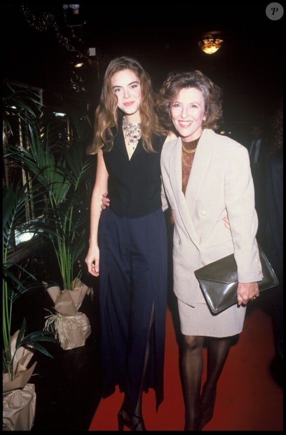 Julie Andrieu et sa mère Nicole Courcel à la soirée de remise de prix du Film français en janvier 1993 à Paris. En 1975, juste après la naissance de Julie, Jean-Pierre Coffe les avait hébergées chez lui dans sa maison de Lanneray, pendant un peu plus d'un an.