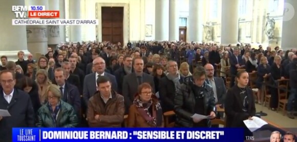 Les proches de Dominique Bernard durant ses obsèques, ce jeudi 19 octobre.