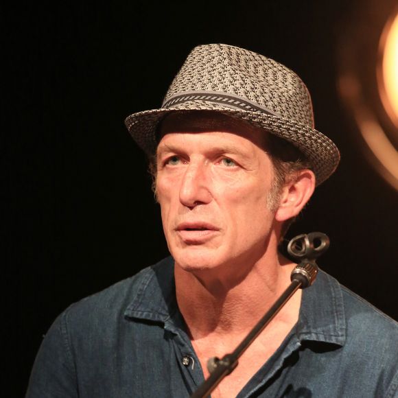 L'artiste de 58 ans est contraint d'annuler sa tournée 
Miossec en concert sur la Scène du Salon au Fnac Live Festival 2016 à l'Hôtel de Ville à Paris. Le 23 juillet 2016 © Céline Bonnarde / Bestimage