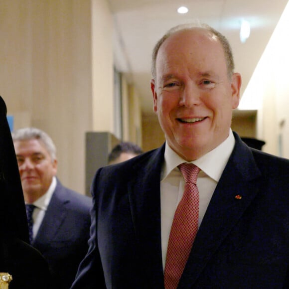 En effet, il est tout de même chef d'état.
Exclusif - Bartholomée Ier, Archevêque de Constantinople et le prince Albert II de Monaco - Le Patriarche Bartholomée Ier intervient lors du symposium Global Virus Network (GVN) en présence du prince Albert II de Monaco le 19 octobre 2023. © Claudia Albuquerque / Bestimage 