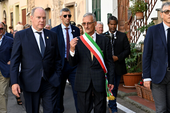 Le prince Albert II de Monaco en visite à Olivetta San Michele en Italie, le 9 octobre 2023, dans le cadre de ses déplacements dans les territoires liés historiquement à la famille princière.  © BrunoBebert/Bestimage 