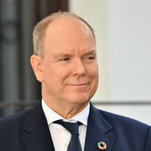 Le prince Albert II de Monaco en visite à Piène-Haute, village appartenant à la commune de Breil-sur-Roya, dans les Alpes-Maritimes, le 9 octobre 2023, dans le cadre de ses déplacements dans les territoires liés historiquement à la famille princière. Il a été acueilli par le maire de Breil, Sébastien Olharan, d'élus municipaux et régionaux et la population. © Bruno Bebert/Bestimage 