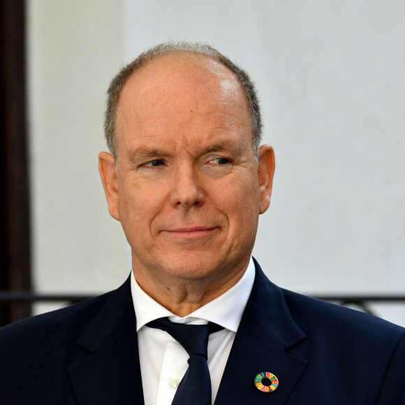 Le prince Albert II de Monaco en visite à Piène-Haute, village appartenant à la commune de Breil-sur-Roya, dans les Alpes-Maritimes, le 9 octobre 2023, dans le cadre de ses déplacements dans les territoires liés historiquement à la famille princière. Il a été acueilli par le maire de Breil, Sébastien Olharan, d'élus municipaux et régionaux et la population. © Bruno Bebert/Bestimage 