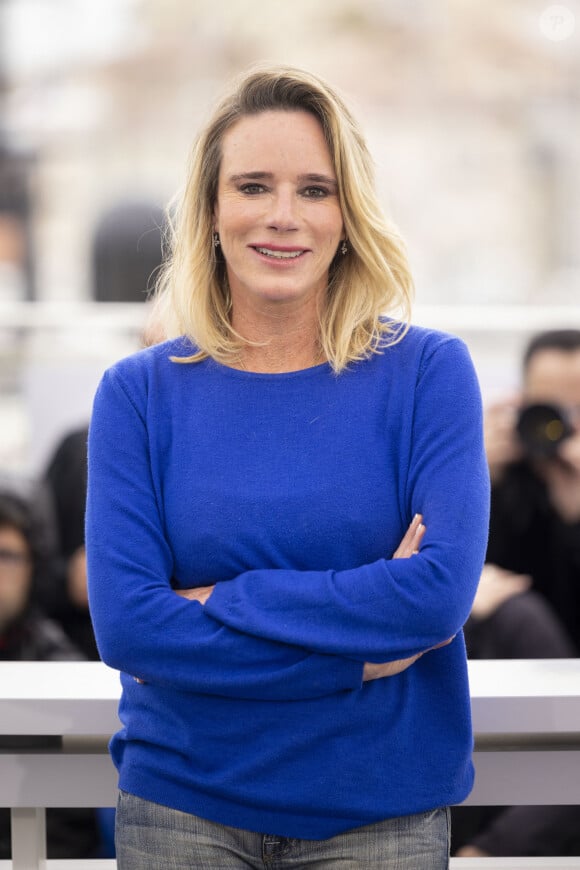 Mais cet équilibre amoureux, elle ne l'aurait jamais connu sans Florence Arthaud
La réalisatrice Géraldine Danon au photocall de "Flo" lors du 76ème Festival International du Film de Cannes, le 20 mai 2023. © Jacovides / Moreau / Bestimage 