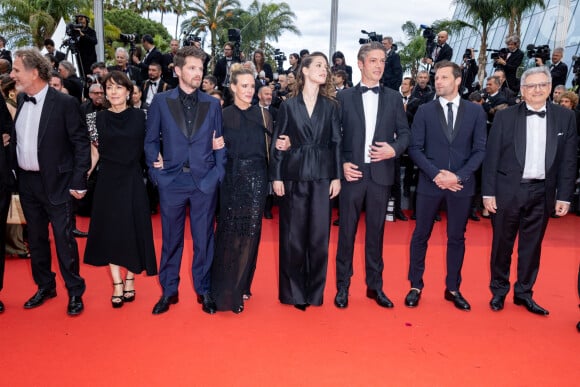 Charles Berling, Marilyne Canto, Pierre Deladonchamps, Géraldine Danon, Stéphane Caillard, Samuel Jouy, Alexis Michalik et Victor Hadida - Montée des marches du film "The zone of interest" lors du 76ème Festival International du Film de Cannes, au Palais des Festivals à Cannes, France, le 19 mai 2023. © Olivier Borde/Bestimage 