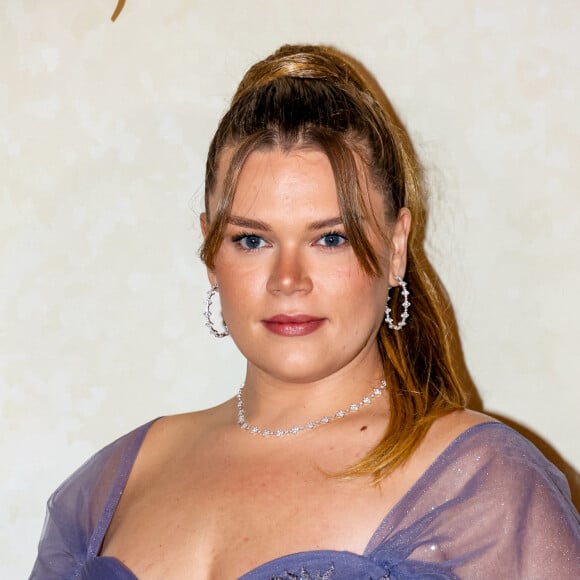 Elle portait des bijoux APM Monaco
Camille Gottlieb au photocall du Bal du Centenaire en hommage au Prince Rainier III à l'atrium du Casino de Monte-Carlo à Monaco, le 20 octobre 2023. © Jean-Charles Vinaj/Pool Monaco/Bestimage 