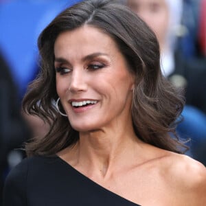 La reine portait une création Carolina Herrera
La reine Letizia d'Espagne - La famille royale d'Espagne lors de la cérémonie des "Prix Princesse des Asturies 2023" à Oviedo, Espagne