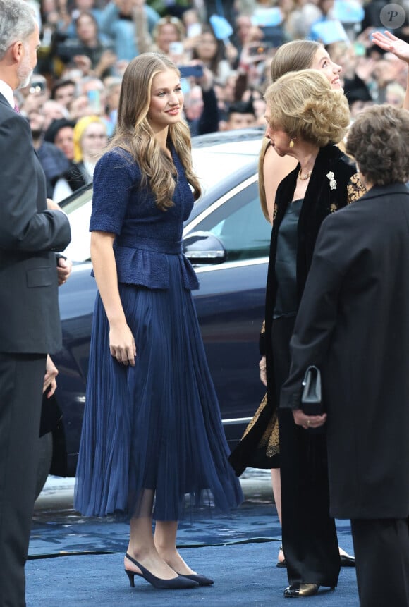 La princesse Leonor et la reine Sofia - La famille royale d'Espagne lors de la cérémonie des "Prix Princesse des Asturies 2023" à Oviedo, Espagne, le 20 octobre 2023. 