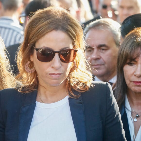 Léa Salamé, Anne Hidalgo, Xavier Bertrand - Obsèques du journaliste Jean-Pierre Elkabbach au cimetière du Montparnasse dans le 14ème arrondissement de Paris, France, le 6 octobre 2023. © Christophe Clovis/Bestimage
