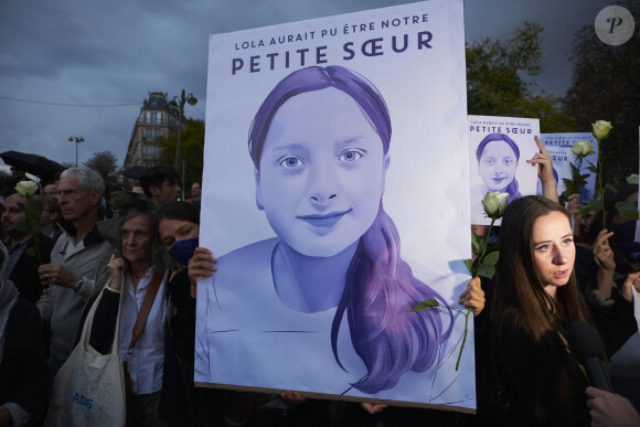 Rassemblement place Denfert-Rochereau en hommage à la jeune Lola, 12 ans, assassinée sauvagement par Dahbia B, 24 ans, une algérienne en situation irrégulière. Paris, le 20 octobre 2022. 