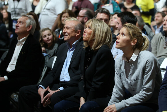 Gérard Collomb, Brigitte Macron et sa fille Tiphaine Auzière au meeting de Emmanuel Macron (candidat de ''En marche !'' pour l'élection présidentielle 2017) au Palais des Sports de Lyon le 4 février 2017. © Dominique Jacovides - Sébastien Valiela / Bestimage