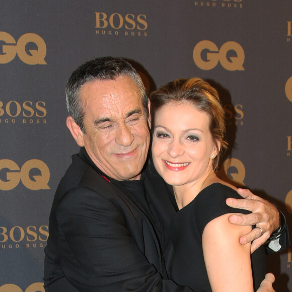 Thierry Ardisson et sa femme Audrey Crespo-Mara - Photocall de la cérémonie des "GQ 2015, Les Hommes de l'Année" au Shangri-La Hotel à Paris, le 25 janvier 2016. © Denis Guignebourg/Bestimage