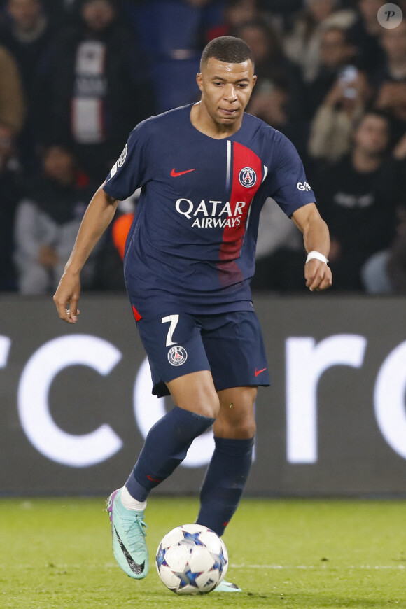 Pour une belle victoire, 3 buts à zéro ! 
Kylian Mbappe (PSG) - Match de ligue des champions entre le PSG et l'AC Milan (3-0) au Parc des Princes à Paris le 25 octobre 2023. 