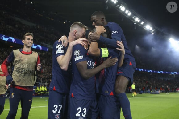 Joie - But de Randal Kolo Muani (PSG) - Milan Skriniar (PSG) - Marquinhos (PSG) - Ousmane Dembele (PSG) - Match de ligue des champions entre le PSG et l'AC Milan (3-0) au Parc des Princes à Paris le 25 octobre 2023. 