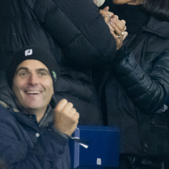 La chanteuse Shy'm et son nouvel ami Keziah Derard - People dans les tribunes lors du match de ligue des champions entre le PSG et l'AC Milan au Parc des Princes à Paris le 25 octobre 2023. © Cyril Moreau/Bestimage