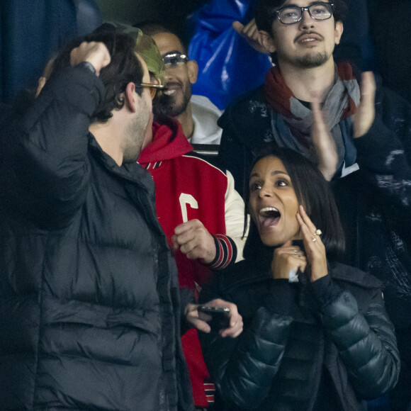 La chanteuse Shy'm et son nouvel ami Keziah Derard - People dans les tribunes lors du match de ligue des champions entre le PSG et l'AC Milan au Parc des Princes à Paris le 25 octobre 2023. © Cyril Moreau/Bestimage