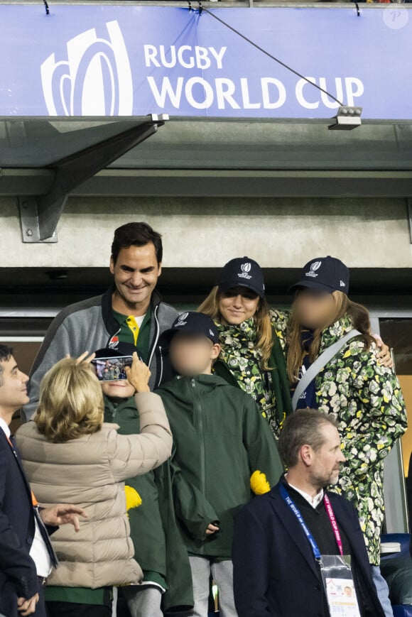 Toute sa famille était au Stade de France
Roger Federer, sa mere Lynette Federer, Miroslava Vavrinec, ses filles Myla Rose et Charlene Riva, ses garçons Leo et Lenny - Personnalités à la finale de la coupe du monde de rugby Afrique du Sud / Nouvelle Zélande (12 - 11) au stade de France à Saint-Denis le 28 octobre 2023. 
