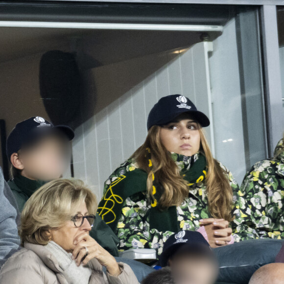 Il a pu profiter de la victoire de l'Afrique du Sud 
Roger Federer, sa mere Lynette Federer, Miroslava Vavrinec, ses filles Myla Rose et Charlene Riva, ses garçons Leo et Lenny - Personnalités à la finale de la coupe du monde de rugby Afrique du Sud / Nouvelle Zélande (12 - 11) au stade de France à Saint-Denis le 28 octobre 2023. 