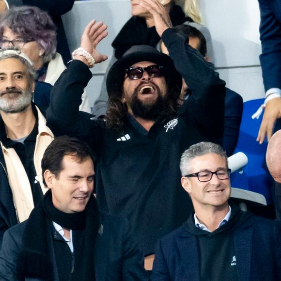 Jason Momoa - Personnalités à la finale de la coupe du monde de rugby Afrique du Sud / Nouvelle Zélande (12 - 11) au stade de France à Saint-Denis le 28 octobre 2023. 
