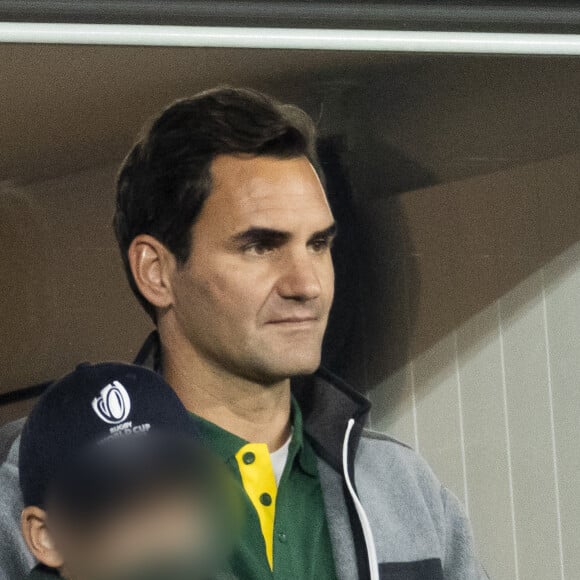 Roger Federer, sa mere Lynette Federer, Miroslava Vavrinec, ses filles Myla Rose et Charlene Riva, ses garçons Leo et Lenny - Personnalités à la finale de la coupe du monde de rugby Afrique du Sud / Nouvelle Zélande (12 - 11) au stade de France à Saint-Denis le 28 octobre 2023. 
