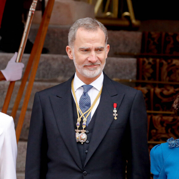 Tout le monde était très fier d'elle ! 
La princesse Leonor, Le roi Felipe VI d'Espagne, La reine Letizia d'Espagne, L'infante Sofia d'Espagne - La princesse Leonor, entourée de la famille royale, quitte le Parlement après avoir prêté serment, à l'occasion de son 18ème anniversaire à Madrid, le 31 octobre 2023. 