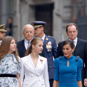L'infante Sofia d'Espagne, La reine Letizia d'Espagne, La princesse Leonor - La princesse Leonor, entourée de la famille royale, quitte le Parlement après avoir prêté serment, à l'occasion de son 18ème anniversaire à Madrid, le 31 octobre 2023. 