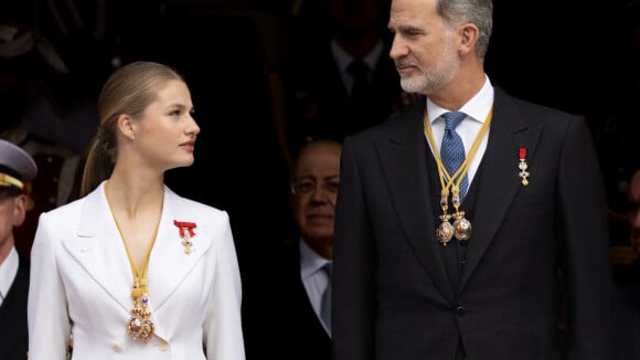 Leonor d'Espagne fête ses 18 ans : tailleur immaculé pour une grande cérémonie, un geste de sa mère Letizia fait le buzz