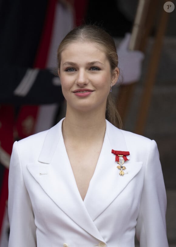 La princesse Leonor - La princesse Leonor, entourée de la famille royale, quitte le Parlement après avoir prêté serment, à l'occasion de son 18ème anniversaire à Madrid, le 31 octobre 2023. 