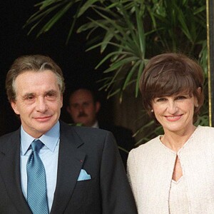 Mariage de Michel Sardou et Anne-Marie Perier, à Paris. Cynthia Sardou présente