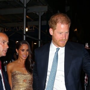 Le prince Harry, duc de Sussex et Meghan Markle, duchesse de Sussex, et sa mère Doria Ragland, à la sortie de la cérémonie des "Women of Vision Awards" au Ziegfeld Theatre à New York, le 16 mai 2023. 