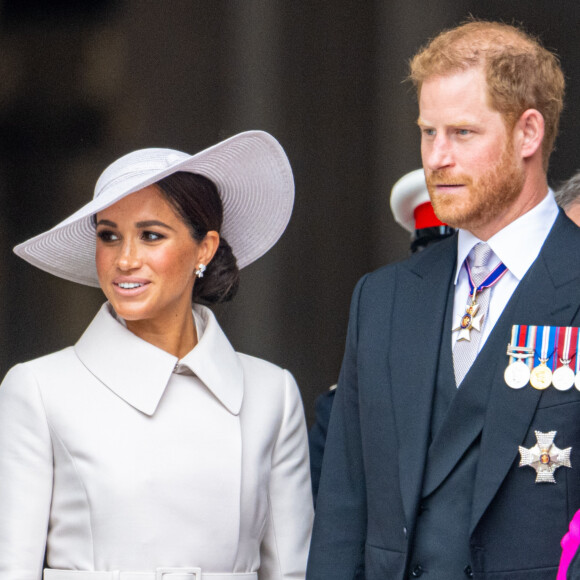 Le prince Harry est-il sous influence de sa femme Meghan Markle ? 
Le prince Harry, duc de Sussex, et Meghan Markle, duchesse de Sussex - Les membres de la famille royale et les invités lors de la messe célébrée à la cathédrale Saint-Paul de Londres, dans le cadre du jubilé de platine (70 ans de règne) de la reine Elisabeth II d'Angleterre. 