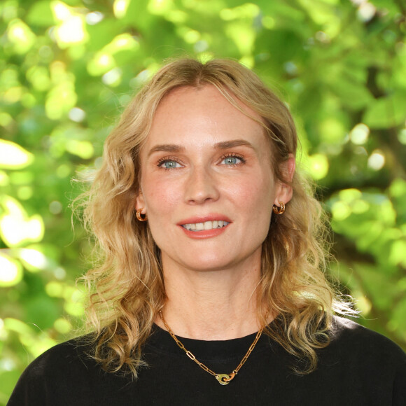Diane Kruger (porte un collier iconique Menottes dinh van en or jaune) au photocall du film "Visions" lors de la 16ème édition du festival du film francophone (FFA) de Angoulême, France, le 24 août 2023. © Coadic Guirec/Bestimage 