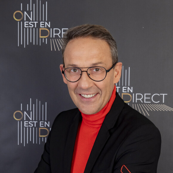 fermer définitivement sa boutique en août 2023. 
Exclusif - Julien Courbet (RTL) - Backstage de l'enregistrement de l'émission "On Est En Direct" (OEED), Spéciale 100 ans de la radio, présentée par L.Ruquier, diffusée sur France 2 le 8 mai © Jack Tribeca / Bestimage 