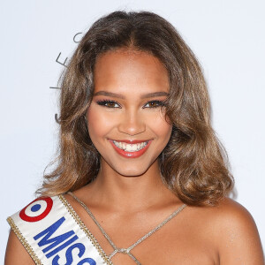 Indira Ampiot (Miss France 2023) - Photocall du 4ème gala de charité de l'association "Les Bonnes Fées" à l'occasion de la campagne mondiale "Octobre Rose" à l'hôtel Peninsula, Paris le 5 octobre 2023. © Coadic Guirec/Bestimage