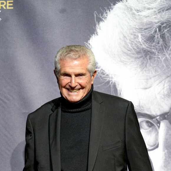 Claude Lelouch - Photocall de la cérémonie de remise du Prix Lumière à W.Wenders à l'occasion de la 15ème Edition du Festival Lumière de Lyon. Le 20 octobre 2023 © Sandrine Thesillat / Panoramic / Bestimage 