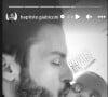 Une certaine Chloé Lopez a partagé une photo de Baptiste Giabiconi et de son fils, niché dans ses bras, pour son anniversaire.
Baptiste Giabiconi et son fils Baptiste Jr. Instagram. Le 9 novembre 2023.