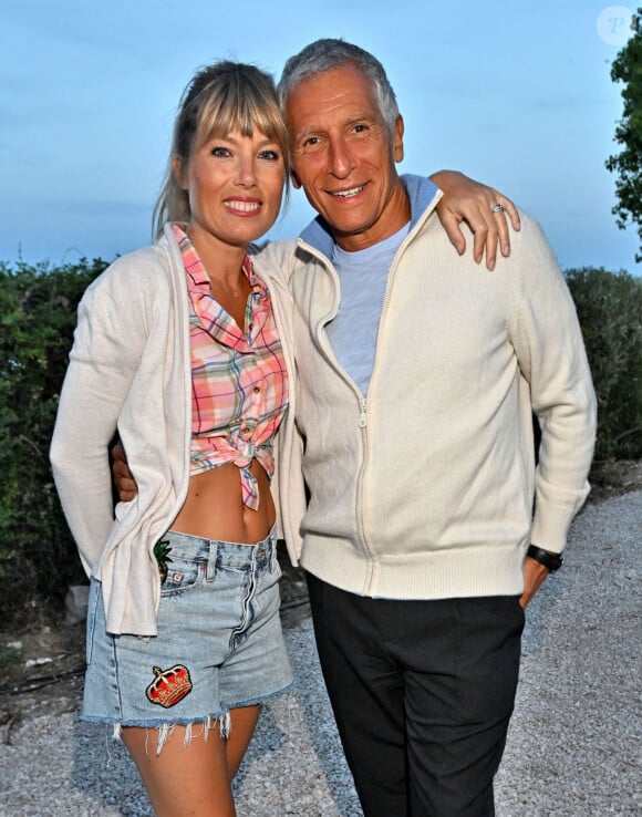 Mélanie Page et son mari Nagui durant la soirée de clôture de la 1ere édition du festival Les Théâtrales d'Eze en plein air à l'oppidum du Col d'Eze avec la pièce "Brexit sentimental", le 8 août 2023.
