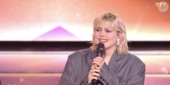 Louane, venue chanter son titre "Secret" avec Julien, a fondu en larmes dans la "Star Academy 2023".