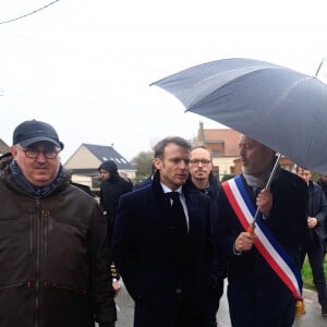 Le président français Emmanuel Macron visite Le Doulac, France, le 14 novembre 2023.  © Aurelien Morissard/Pool/Bestimage 